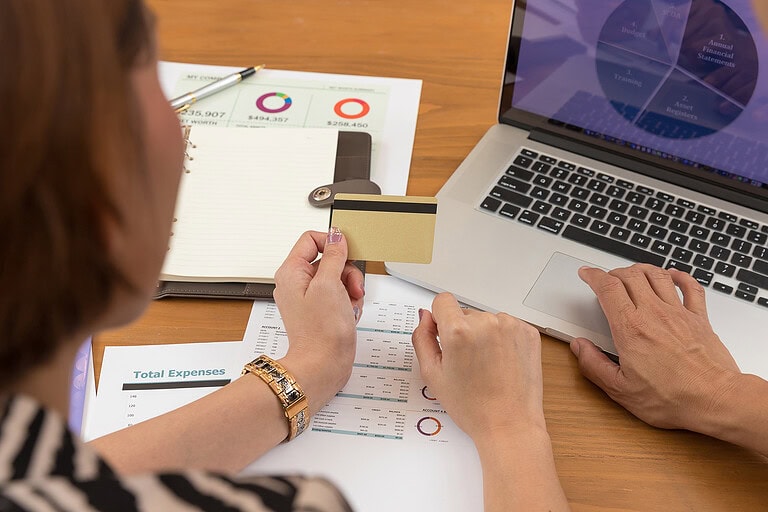 Bavaria-Finanz-Service im Praxistest: Wie Kunden den digitalen Bonitäts-Check bewerten